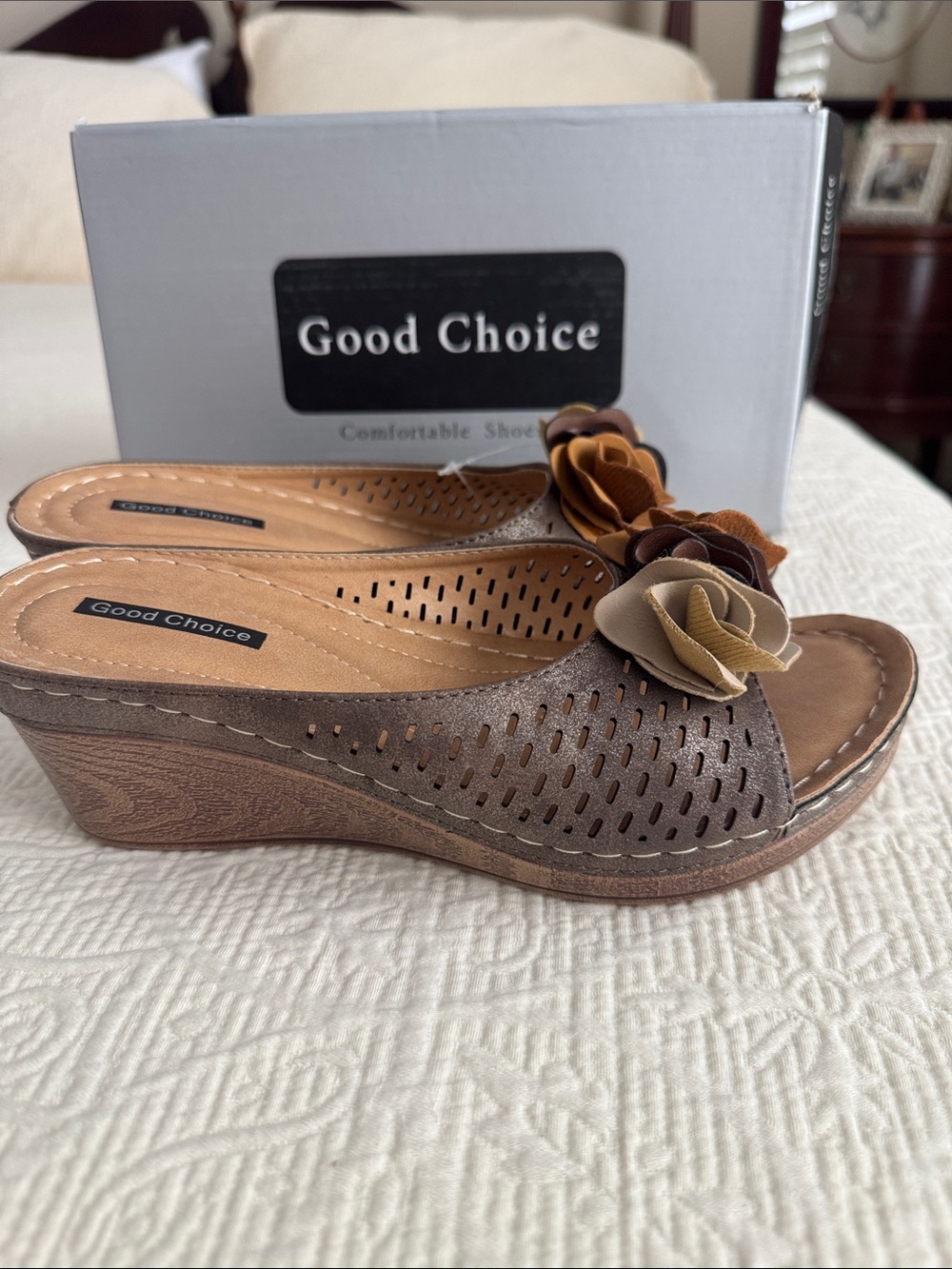 Good Choice women’s Brown Floral Wedge Sandals Never worn!